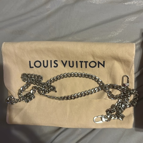 Louis Vuitton Escale Cosmetic Pouch - Picture 6 of 8